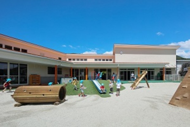 学校法人信濃キリスト教学園　幼保連携型認定こども園　大町幼稚園写真２
