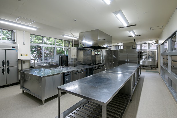 信濃学園（食堂棟改修）写真２